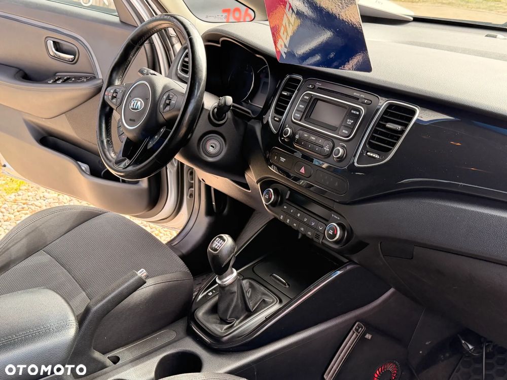 Kia Carens 1.7 CRDi 115 Dream Team Edition - 25