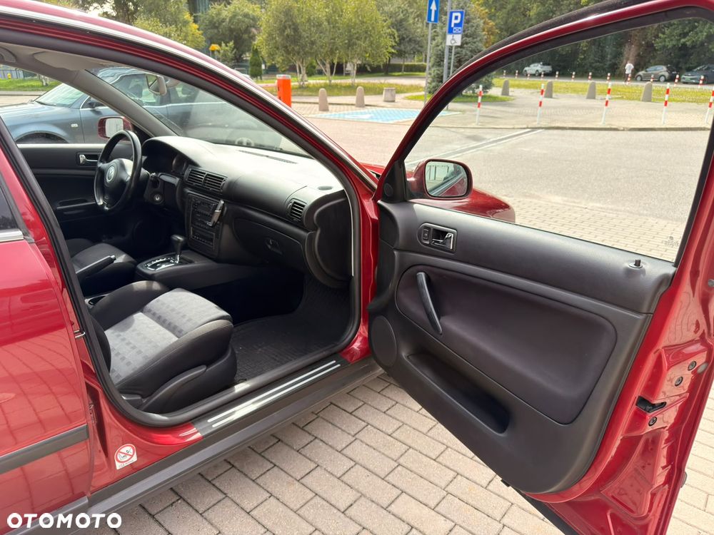Volkswagen Passat - 11