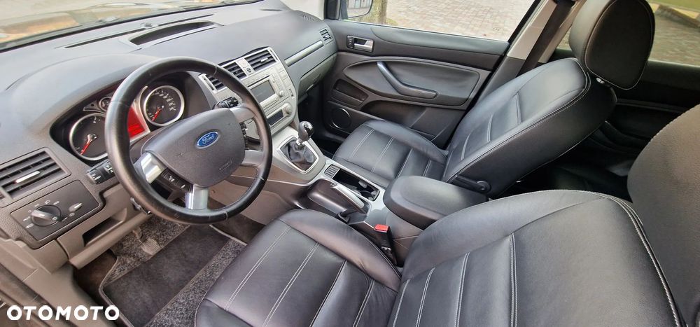 Ford Kuga 2.0 TDCi 4x4 Titanium - 25