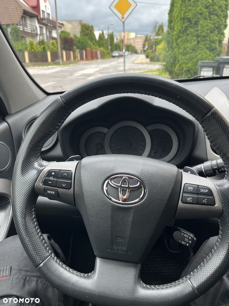 Toyota RAV4 - 5