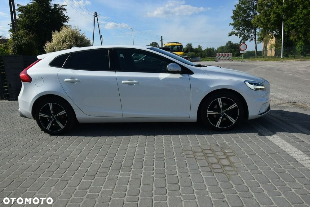 Volvo V40 D2 Kinetic - 9