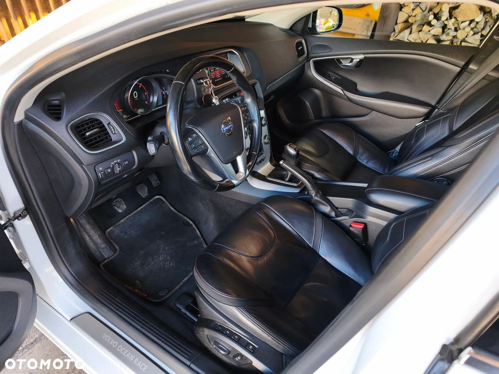 Volvo V40 D4 Drive-E Ocean Race - 22