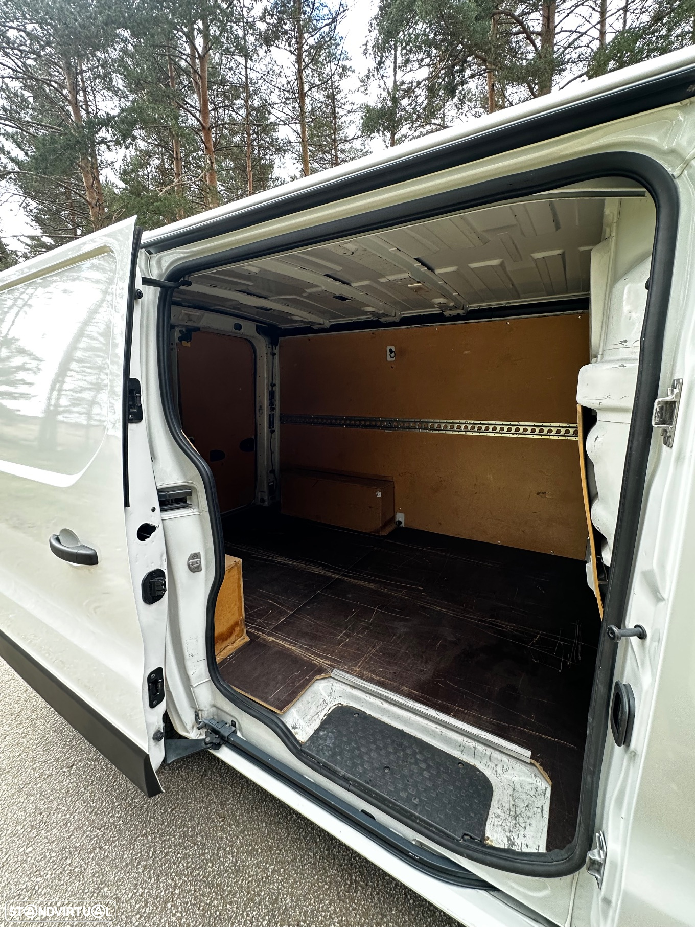 Nissan NV300 - 28