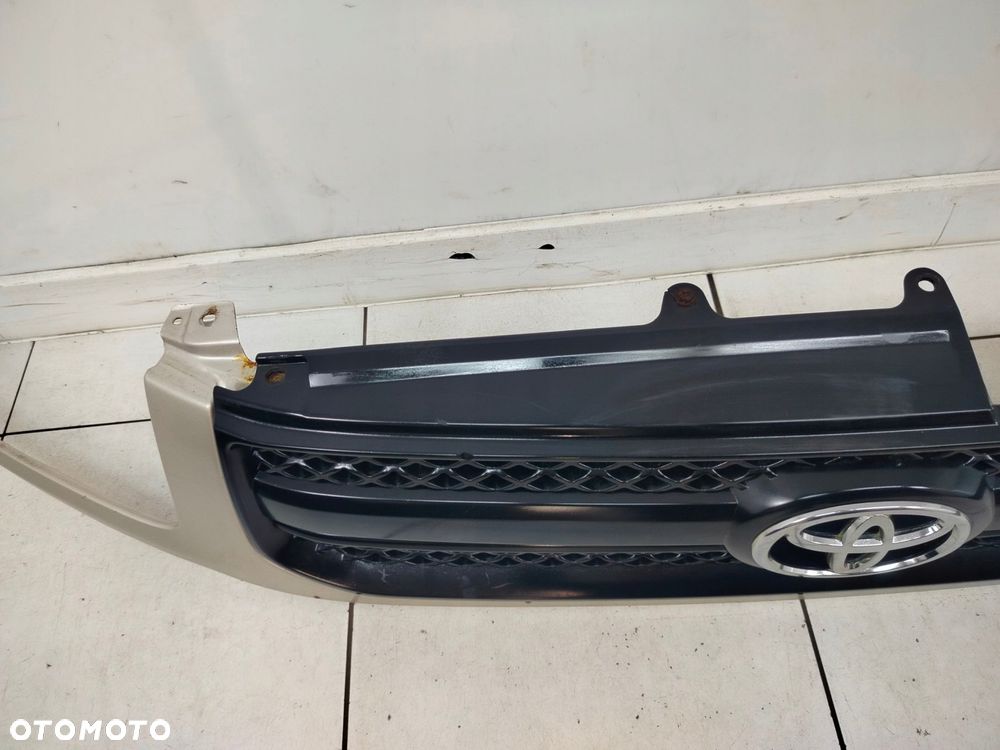 toyota rav4 ii 3d 00r- grill atrapa chłodnicy 4r4 - 2