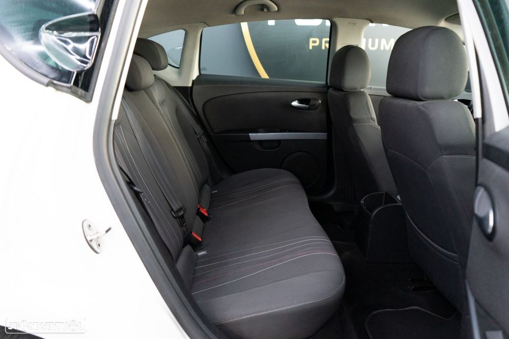 SEAT Leon 1.6 TDI DPF Ecomotive Sport - 39