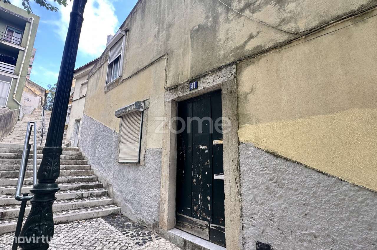 Prédio de Gaveto com Potencial de Reabilitação - Grande imagem: 4/19