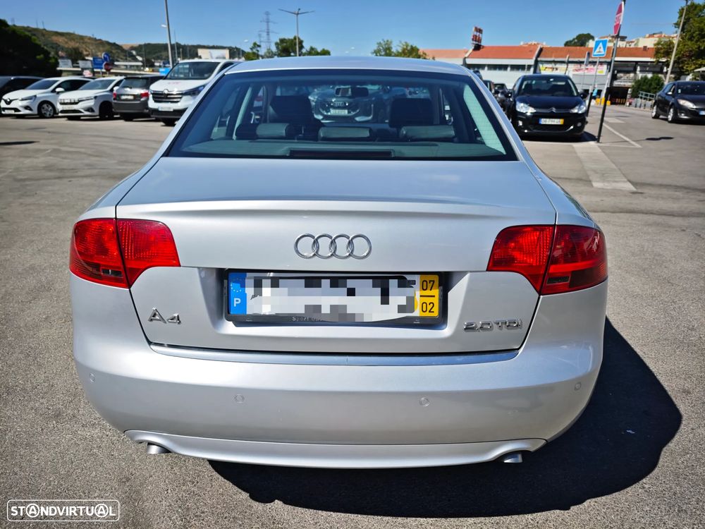 Audi A4 2.0 TDI S-line - 3