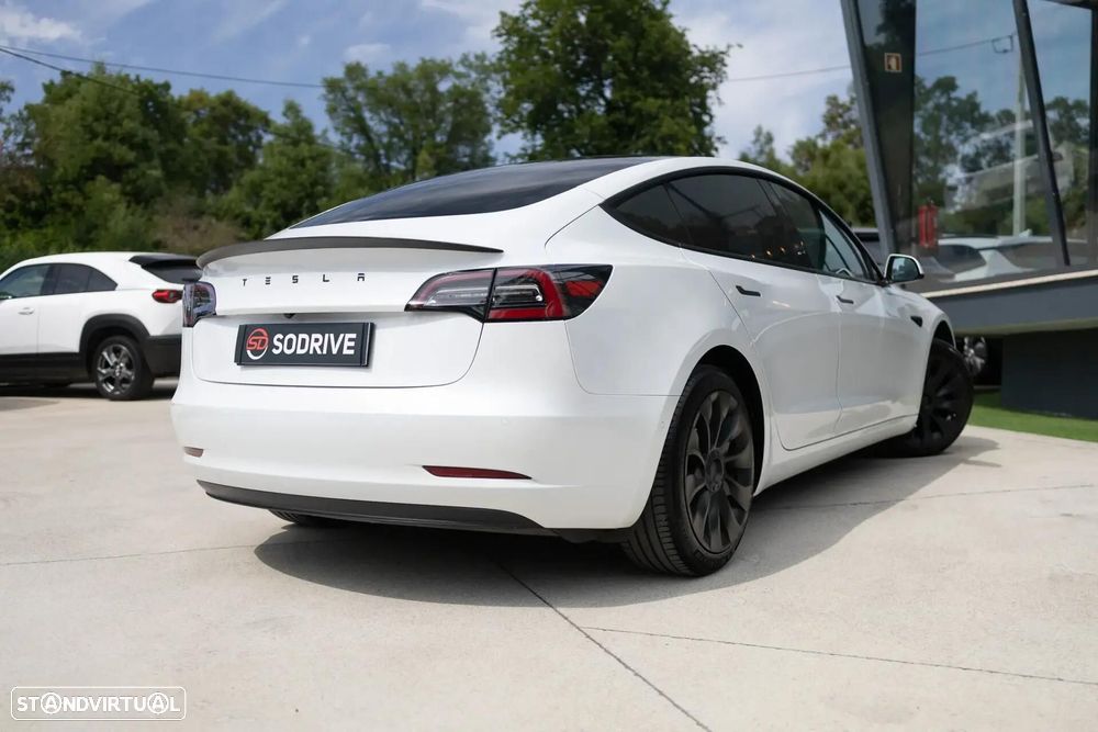 Tesla Model 3 - 31