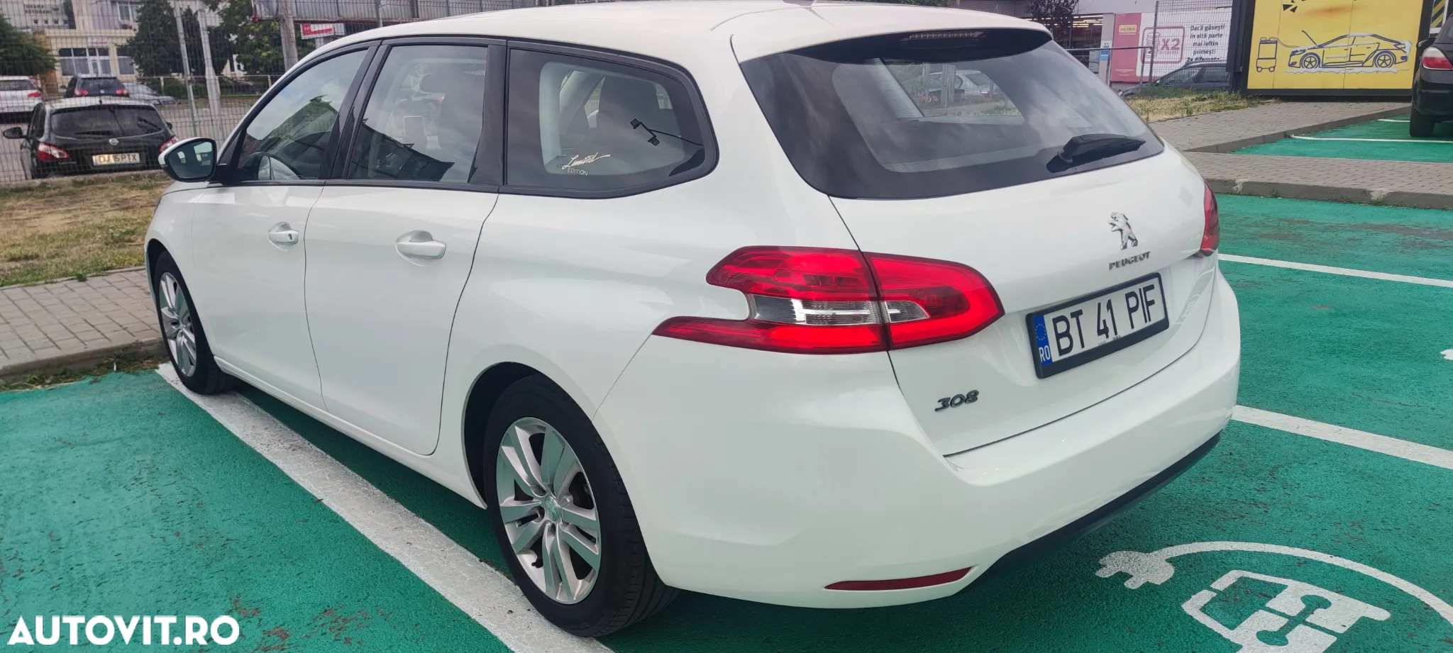 Peugeot 308 1.2 L PureTech Turbo S&S Access - 6
