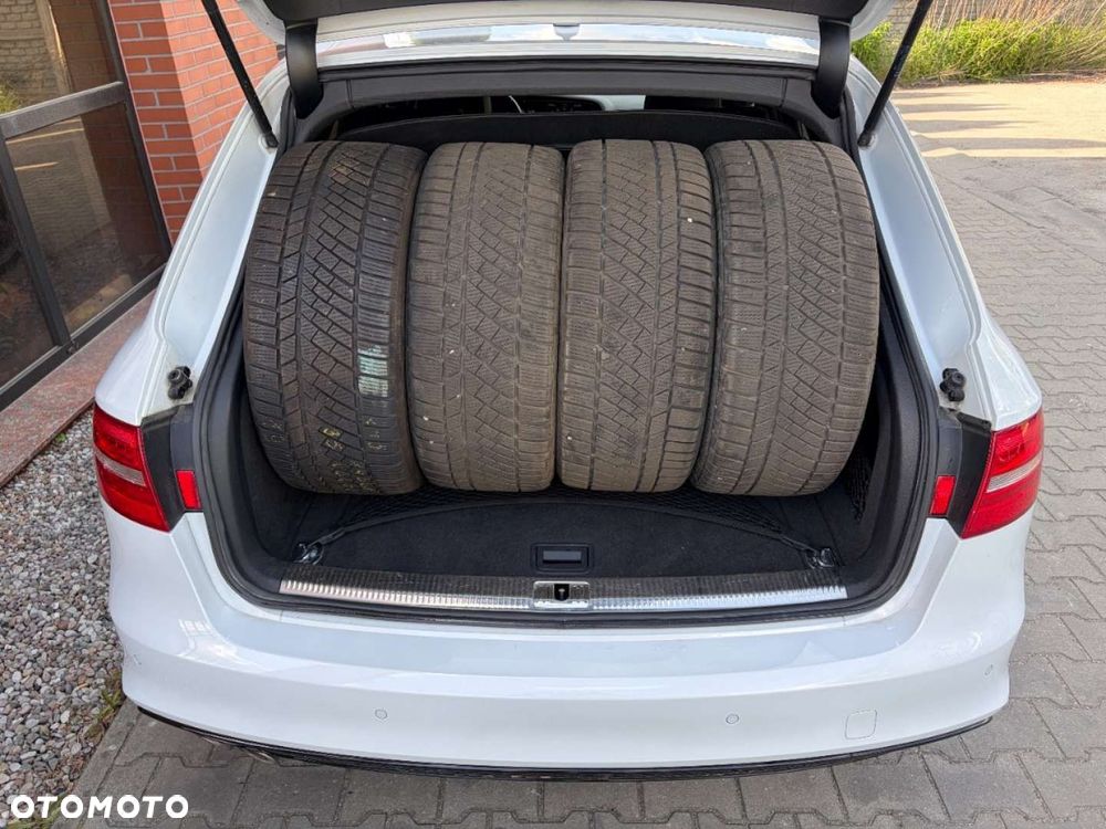 Audi A4 Avant 3.0 TDI DPF clean diesel quattro S tronic S line Sportpaket - 25