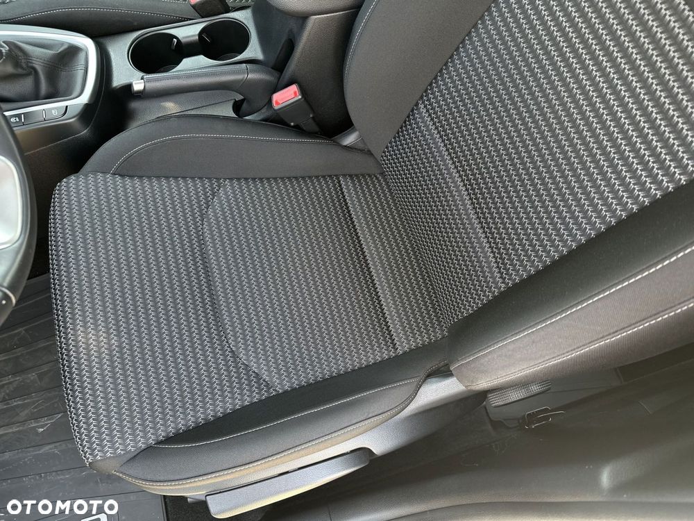 Kia Ceed - 12