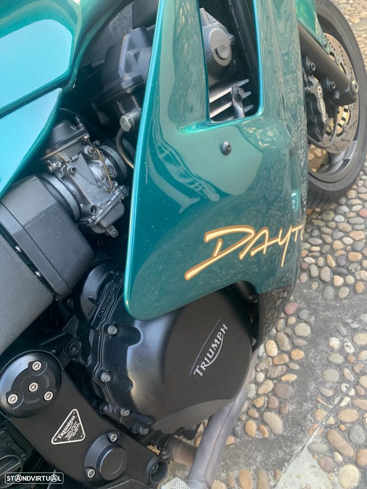 Triumph Daytona 1200 - 7