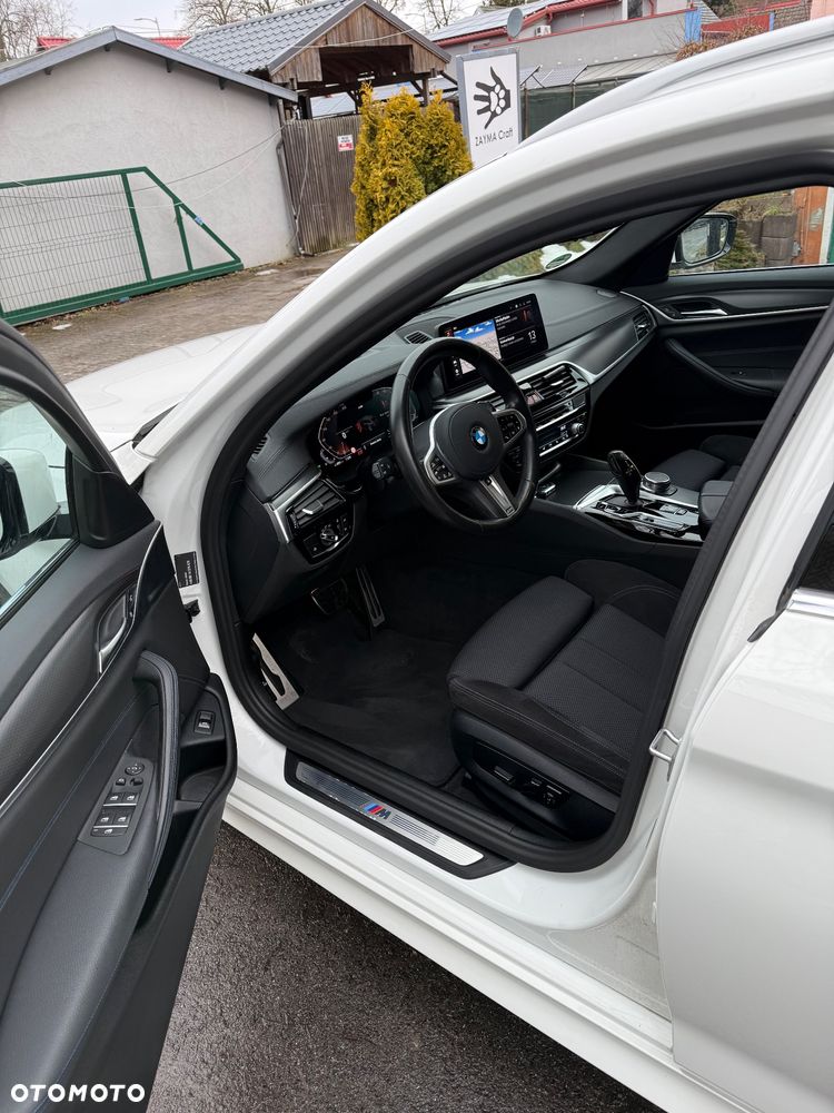 BMW Seria 5 530i xDrive M Sport Edition - 14