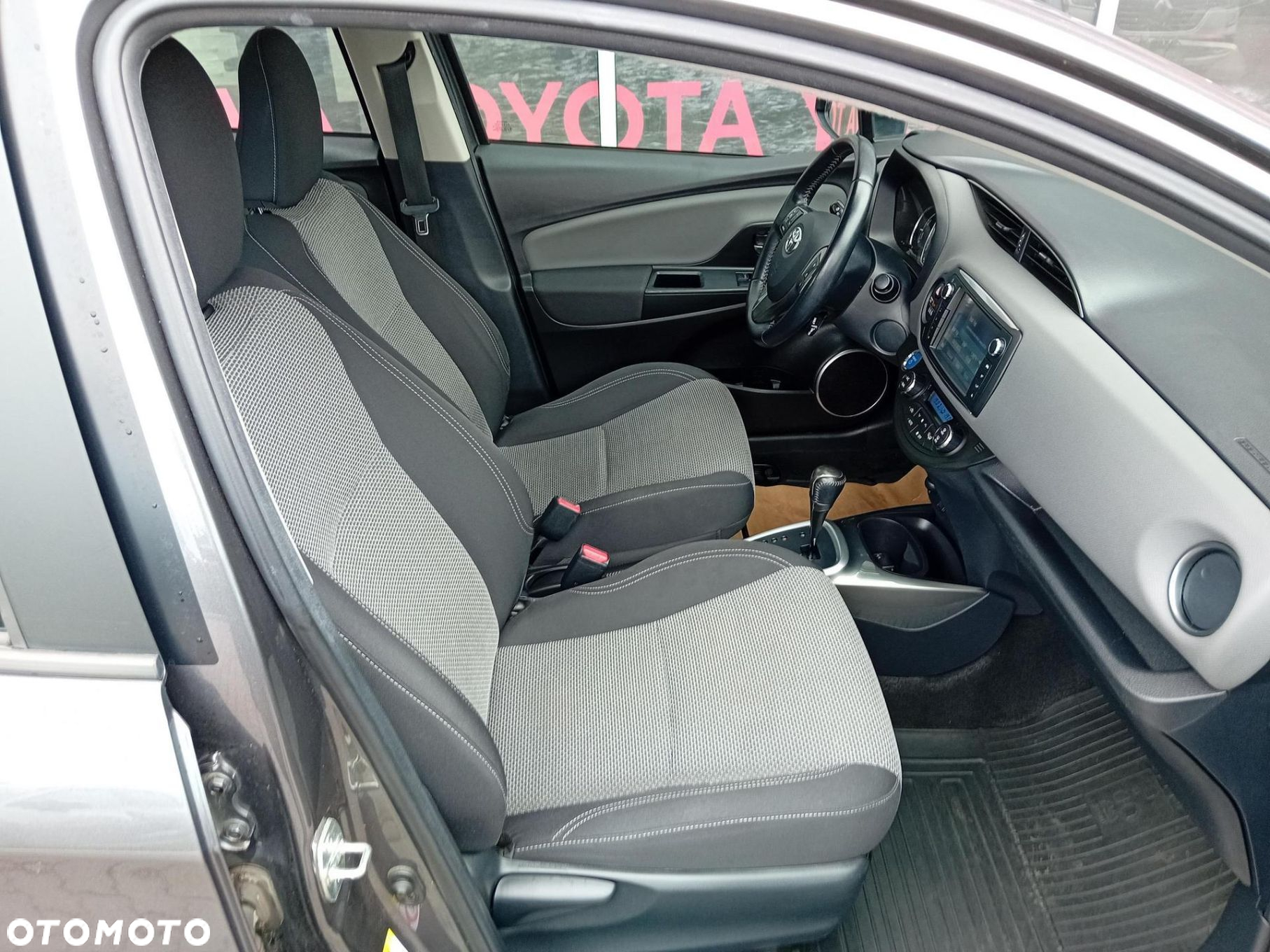 Toyota Yaris - 15