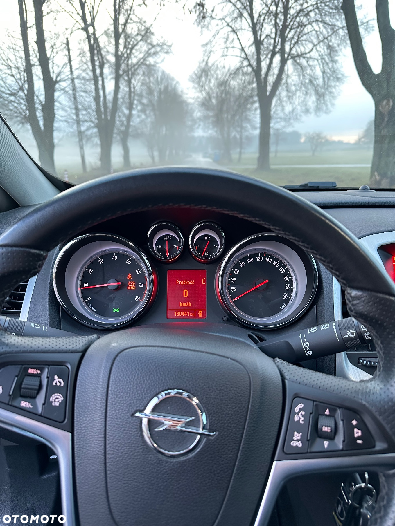 Opel Astra IV GTC 1.6 T Sport - 12