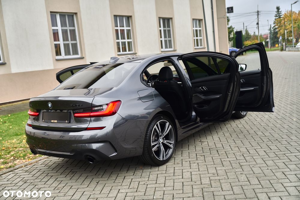 BMW Seria 3 320d xDrive M Sport Shadow - 24