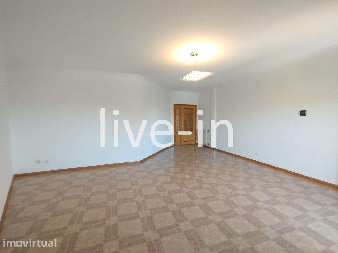Apartamento T2 junto à estação de comboio de Ovar - Grande imagem: 4/17