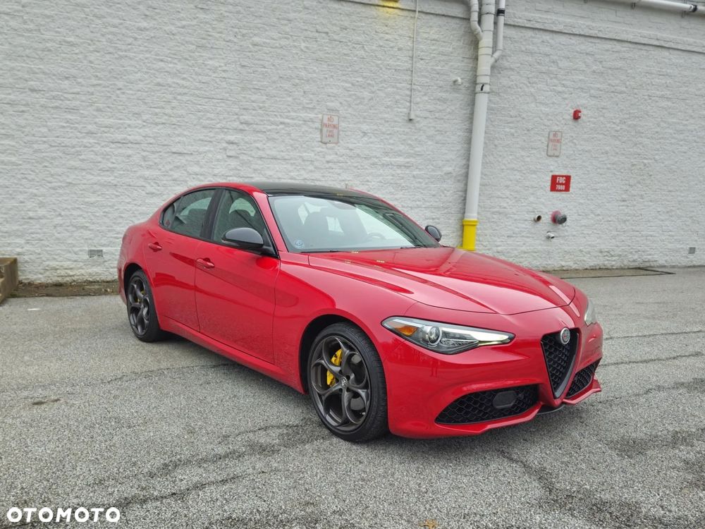 Alfa Romeo Giulia 2.0 Turbo 16V AT8-Q4 Ti - 17