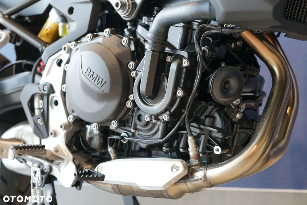 BMW F - 27
