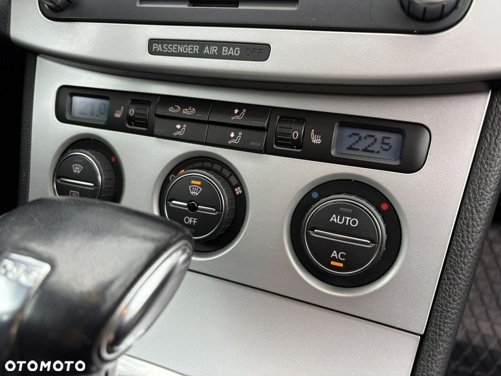 Volkswagen Passat - 17