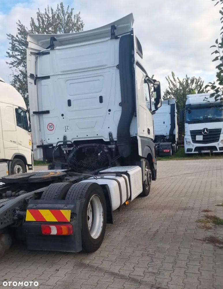 Mercedes-Benz MP4 - 5