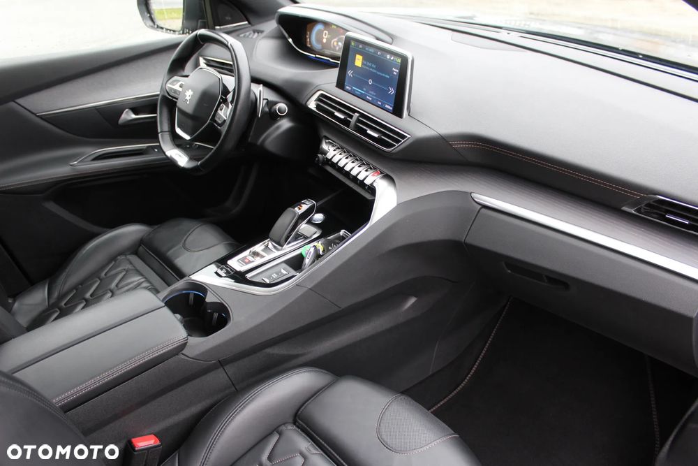 Peugeot 3008 Hybrid4 300 e-EAT8 GT - 8