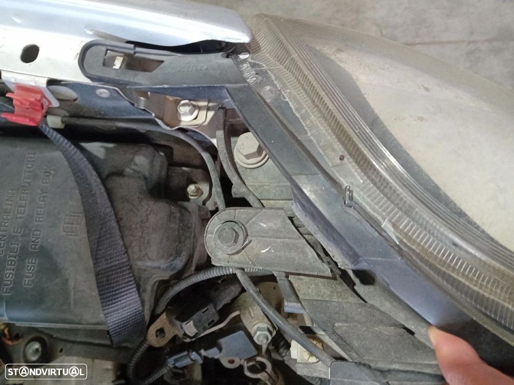 Ótica / farol esquerda FIAT Grande Punto (199_) - 4