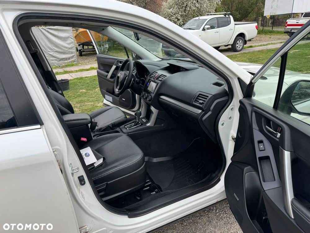 Subaru Forester 2.0XT Lineartronic Platinum - 11