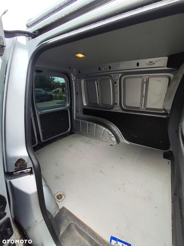 Volkswagen Caddy - 9