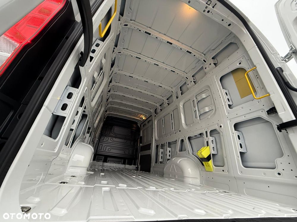 Volkswagen Crafter - 28