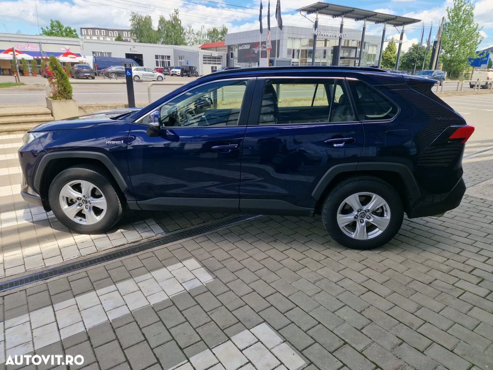 Toyota RAV4 - 6