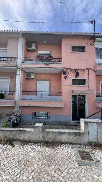 Vende se T2 Almada - Grande imagem: 2/9