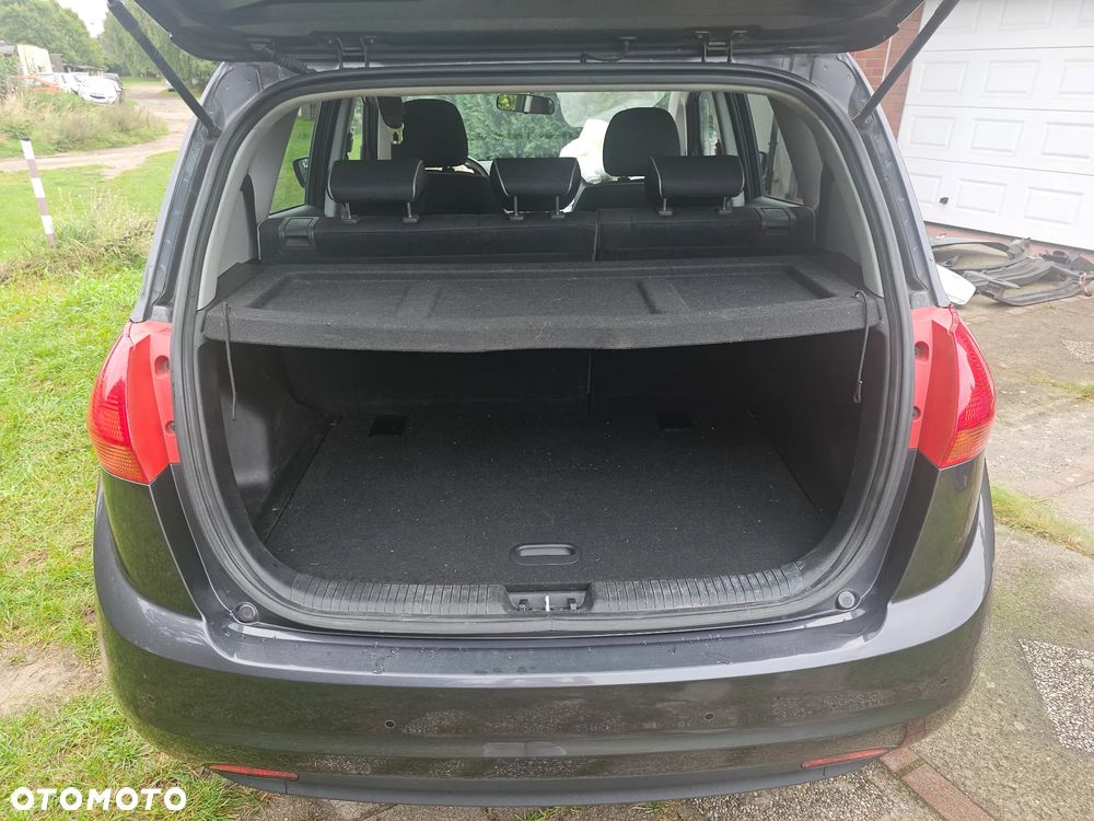 Kia Venga - 6