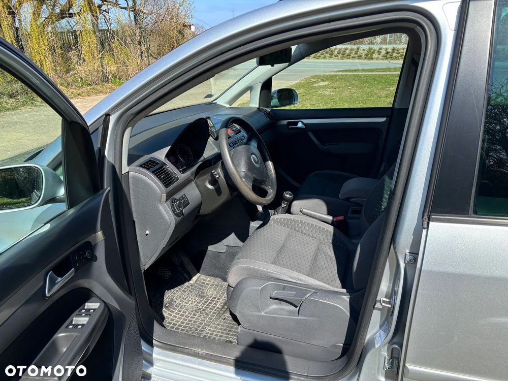 Volkswagen Touran 2.0 TDI DPF Highline - 7