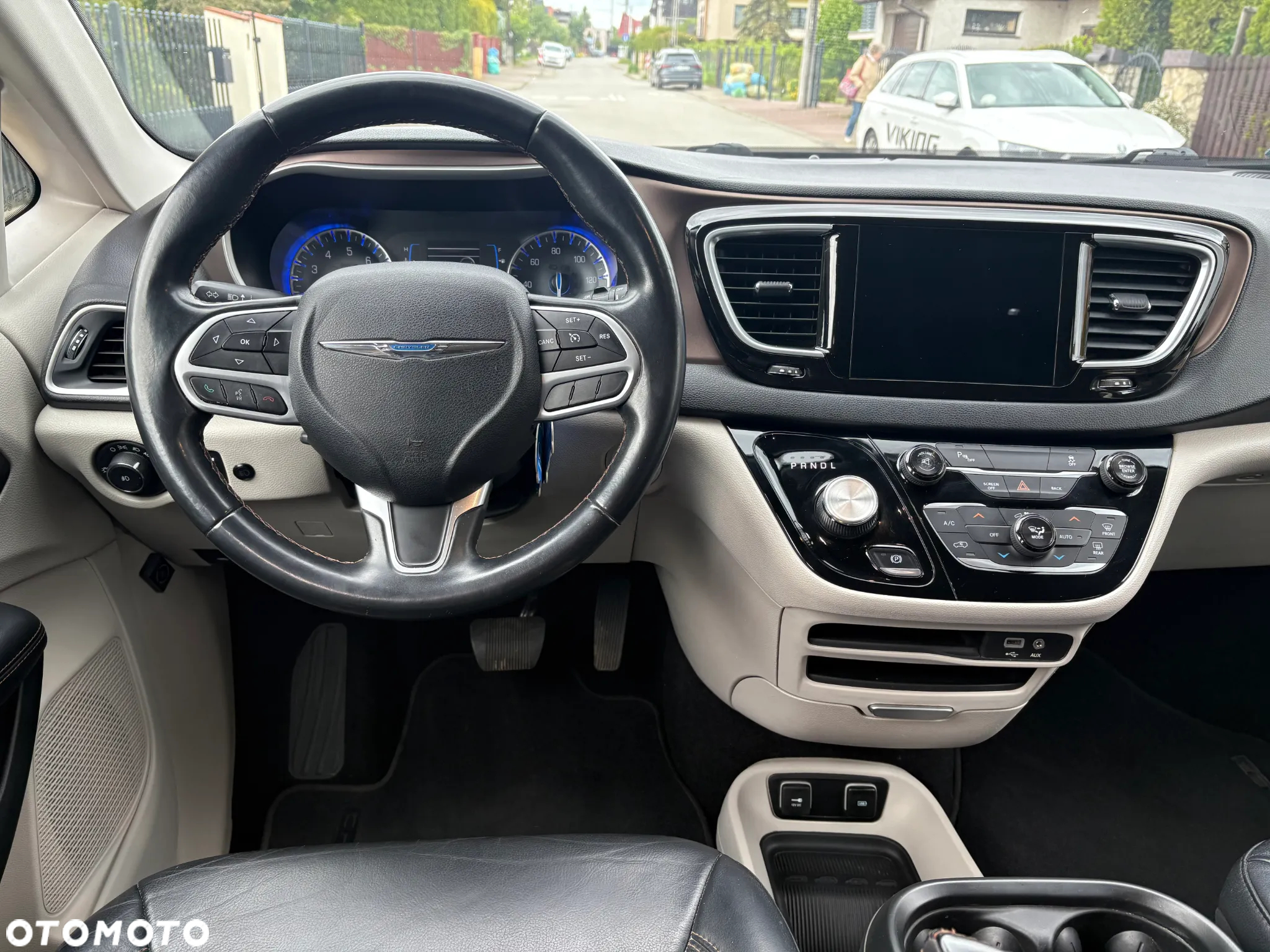 Chrysler Pacifica - 20
