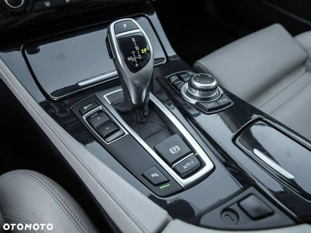 BMW Seria 5 520d Luxury Line - 25
