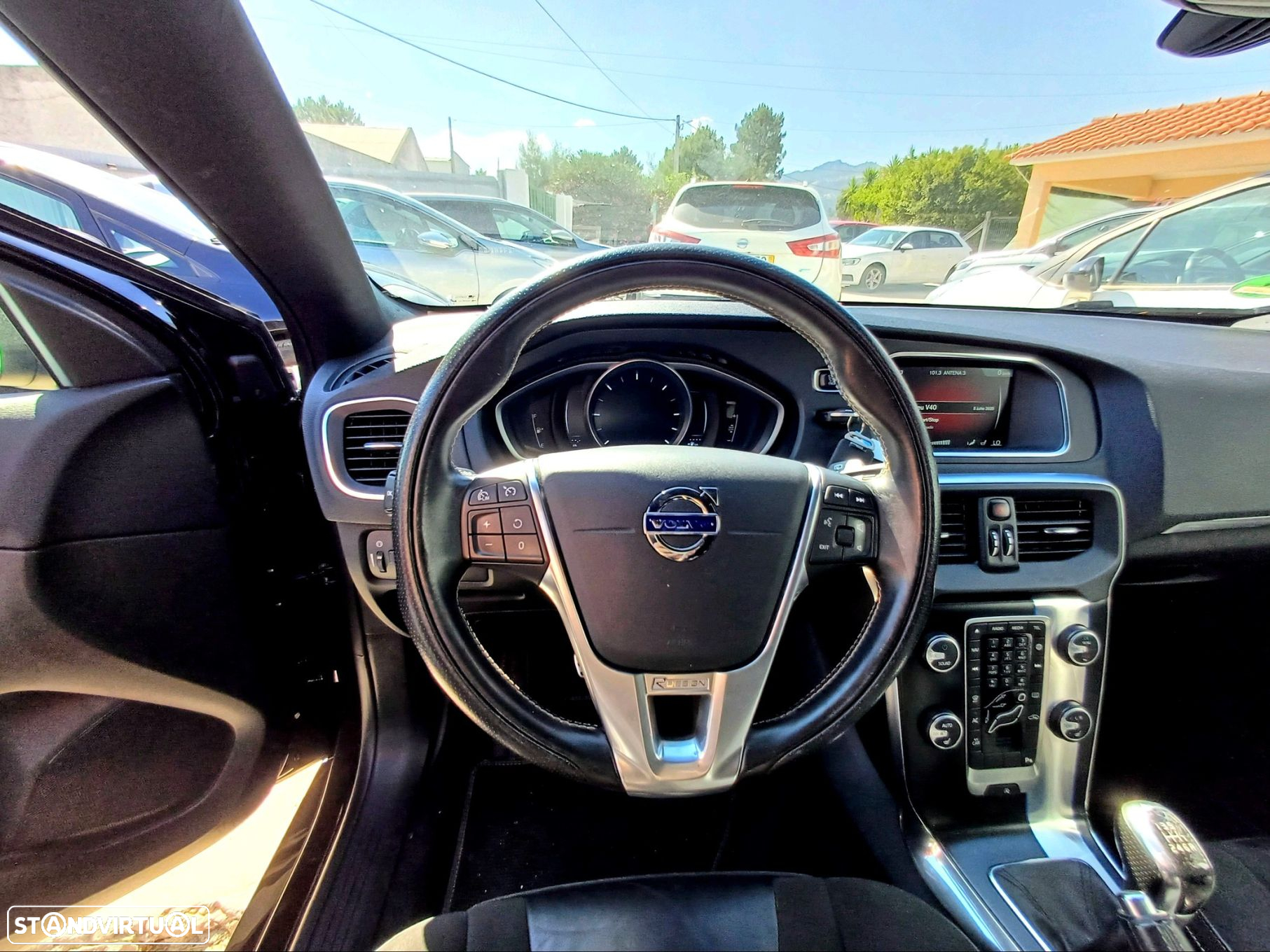 Volvo V40 2.0 D2 R-Design - 10