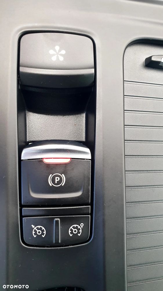 Renault Megane ENERGY TCe 130 EDC BOSE EDITION - 23