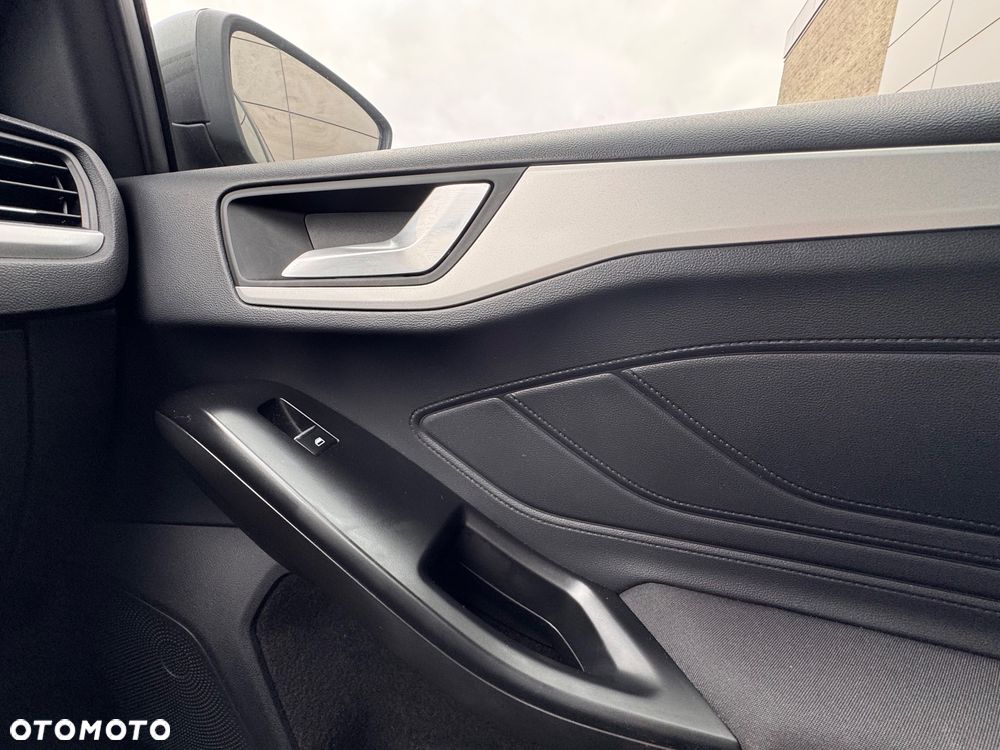 Ford Focus 1.0 EcoBoost Connected - 29
