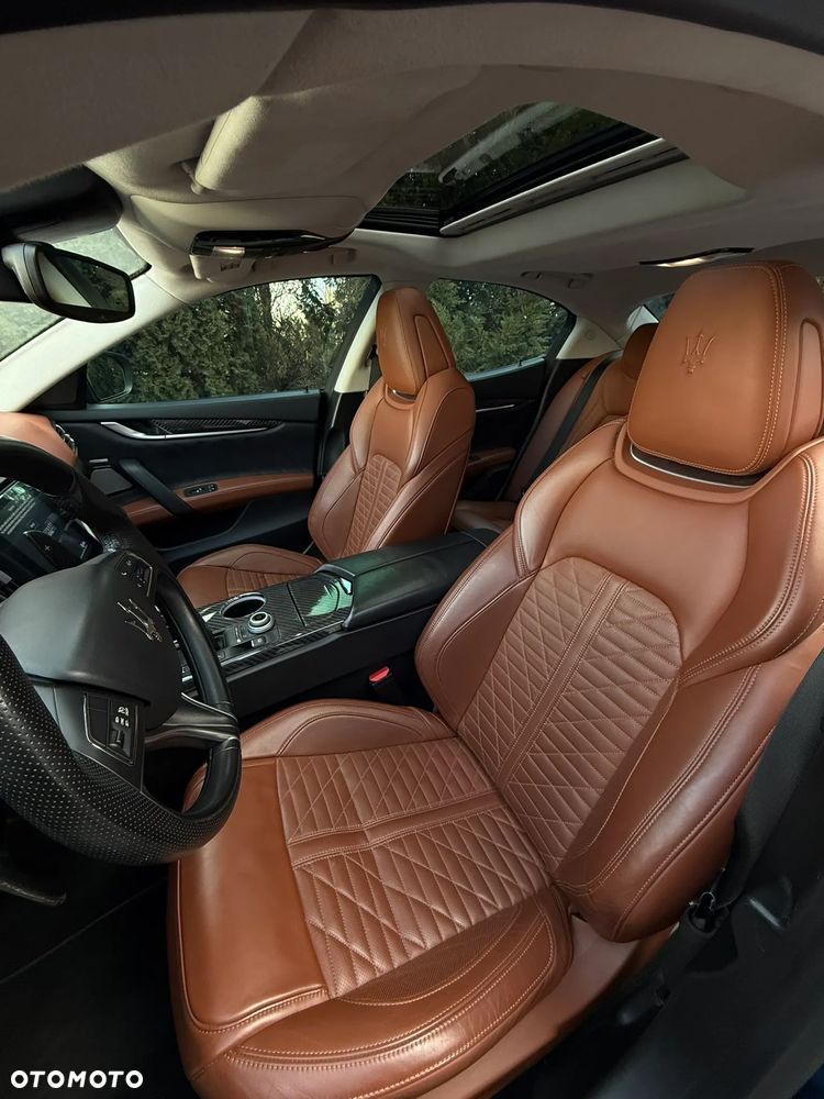 Maserati Ghibli GranSport - 11