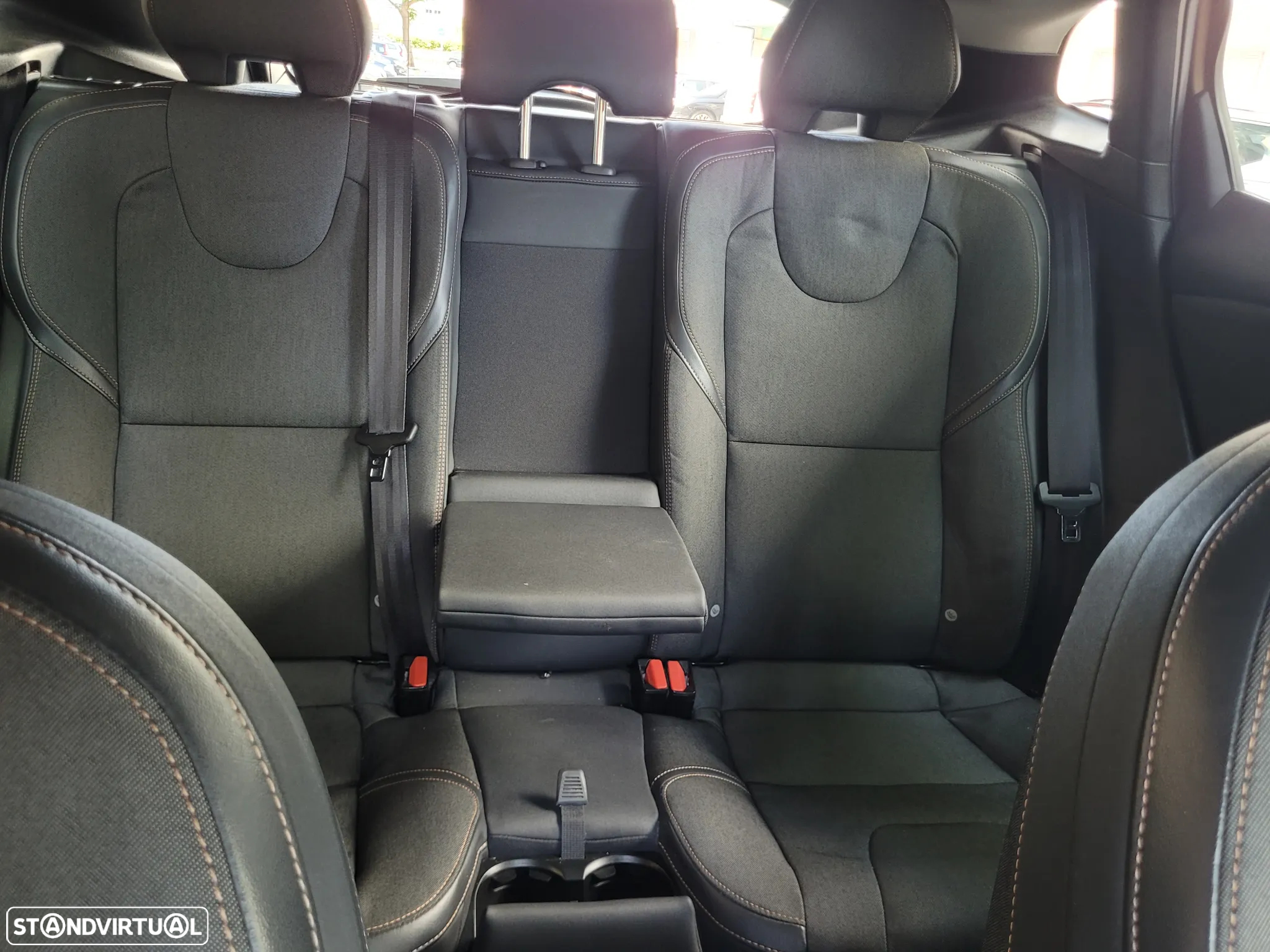 Volvo V40 Cross Country 1.6 D2 VOR - 48