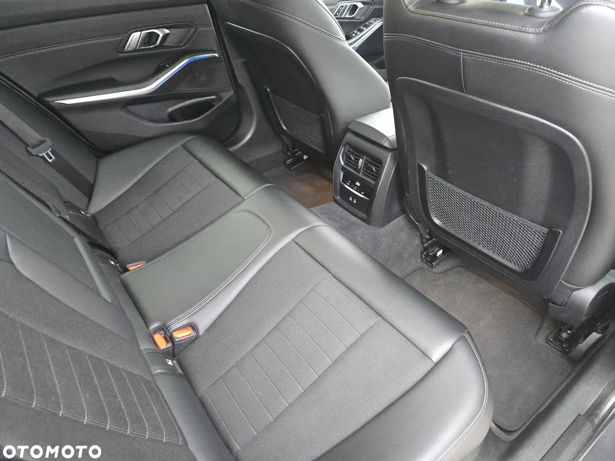 BMW Seria 3 320d Touring Advantage - 14