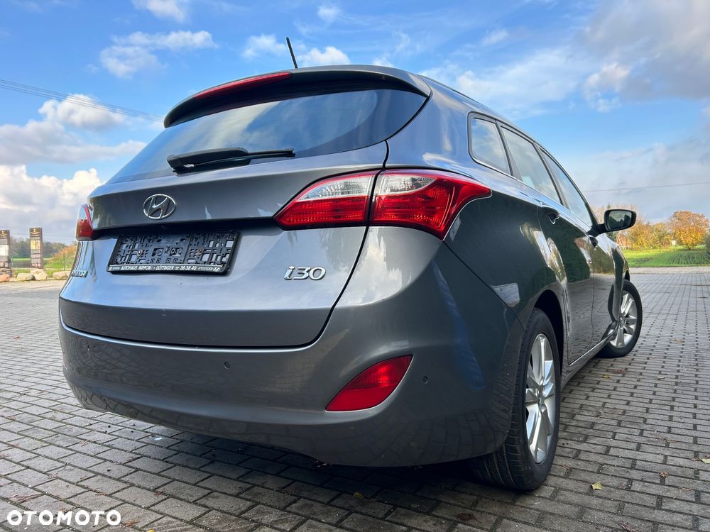 Hyundai i30 1.6 CRDi Fifa World Cup Edition - 12