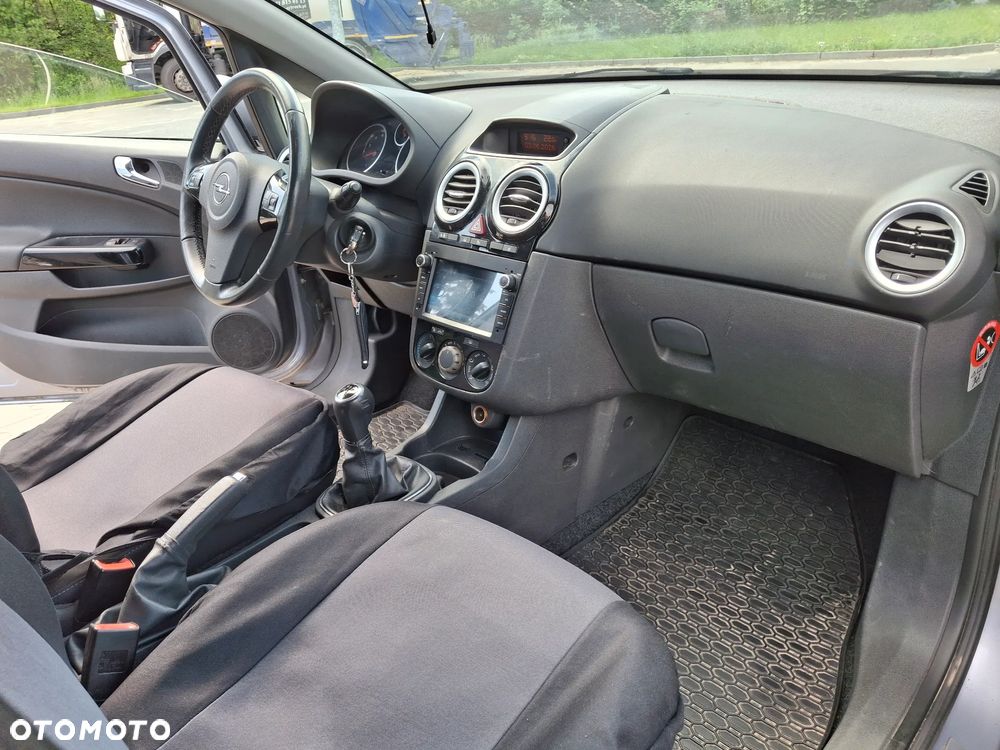 Opel Corsa 1.2 16V Cosmo - 23
