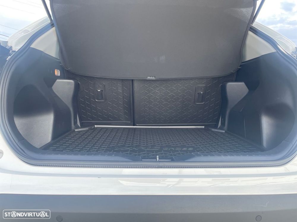 Toyota Yaris Cross 1.5 Hybrid Comfort Plus - 22