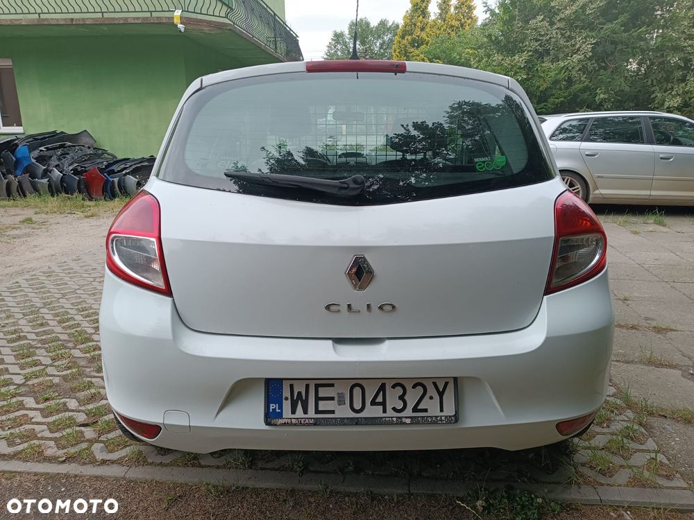 Renault CLIO - 9