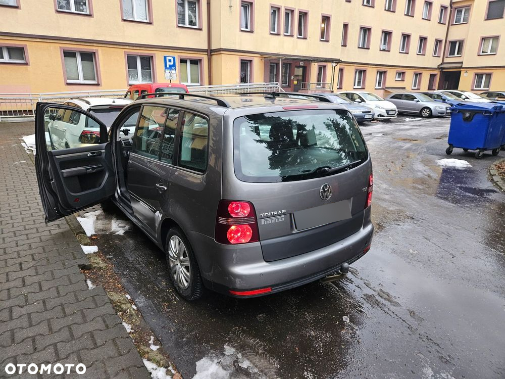 Volkswagen Touran 1.9 TDI Conceptline - 3