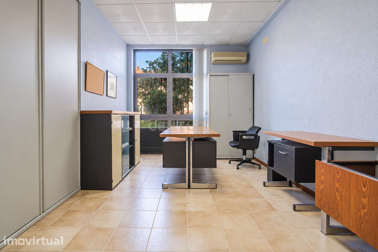 Loja com Potencial de Conversão em Apartamento – Figueira da Foz - Grande imagem: 4/15