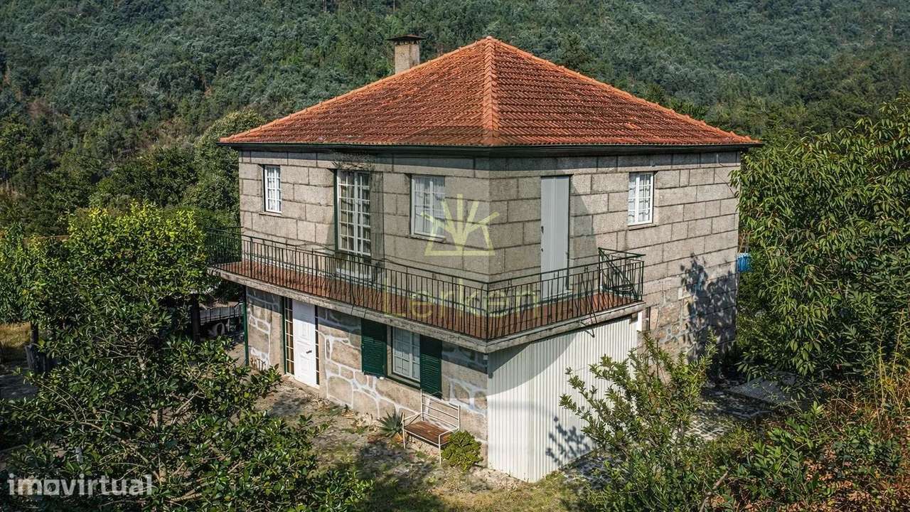 No coração do Gerês Moradia T4 com Jardim e Potencial para turismo - Grande imagem: 2/27