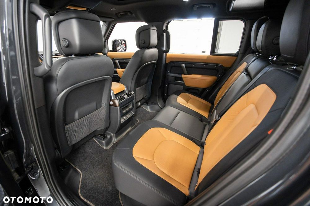 Land Rover Defender - 18